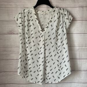 Fun 2 Fun White and Light Pink Feather Blouse Short Sleeve Leaf Wheat Size M